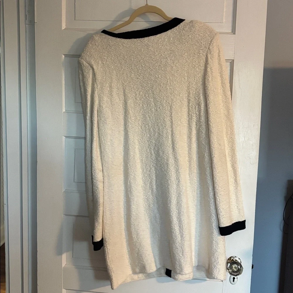 St. John Collection Black and Cream Knit Jacket - Picture 4 of 5